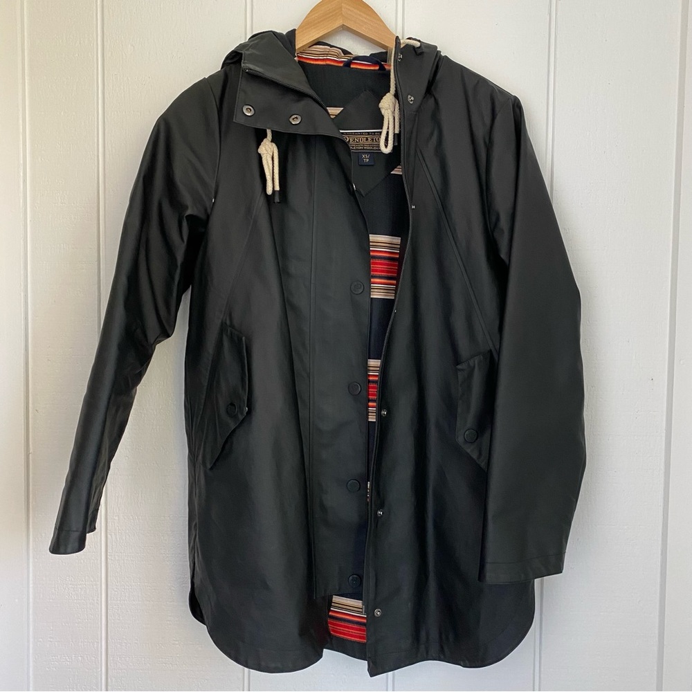 Pendleton Newport Hooded Waterproof Raincoat—Polyurethane